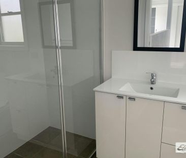 Close to Everything - Photo 5