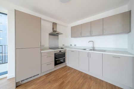 2 bedroom flat to rent - Photo 2