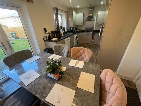 3 bedroom townhouse to rent - Photo 3