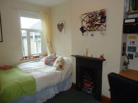 4 bedroom terraced house to rent - Photo 5