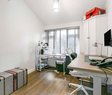 Alexandra Close, Walton-on-thames, Surrey, KT12 - Photo 4