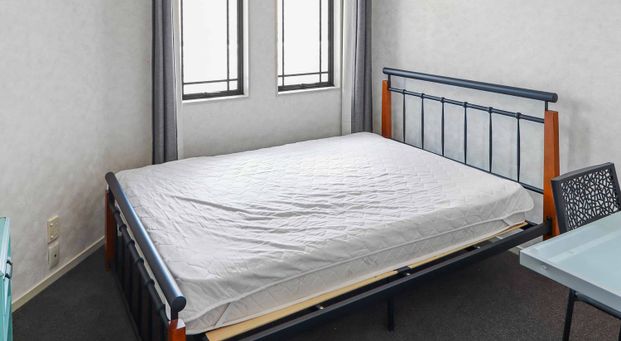 Located in the heart of old Papatoetoe! - Photo 1