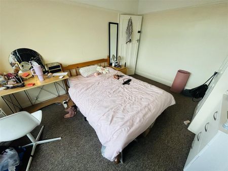 4 bedroom terraced house to rent - Photo 5