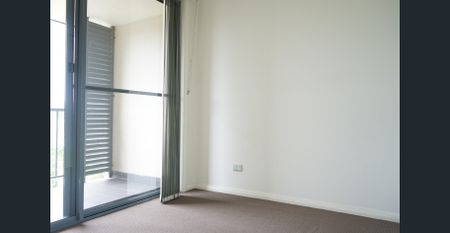 Spacious Two Bedroom Townhouse - Photo 4