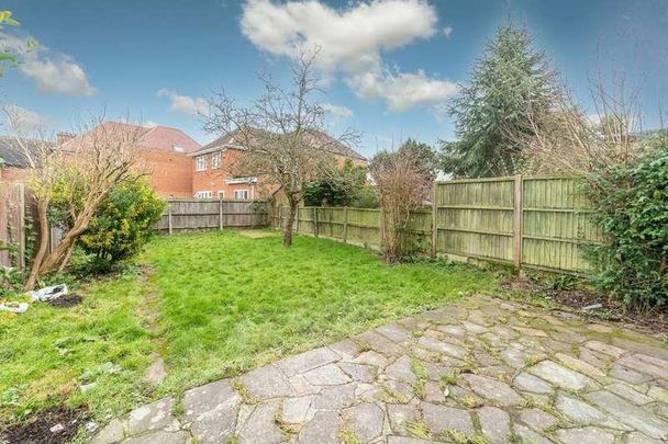 Bush Grove, Stanmore, HA7 - Photo 1