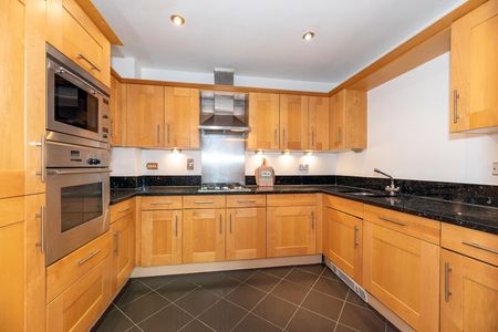 2 Bed Flat, Warren House, W14 - Photo 4