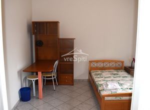 Studio/Γκαρσονιέρα για ενοικίαση - Μπιζάνιο, - Φωτογραφία 1