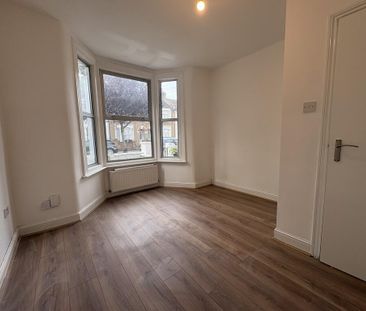 2 bedroom ground floor flat to rent - Photo 1