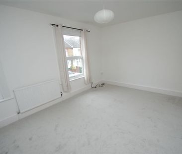 2 bedroom | Terraced house - Photo 5