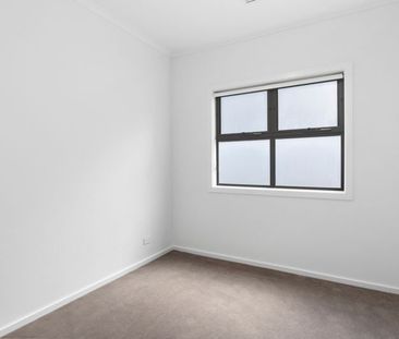 Comfortable Family Living in a Convenient Setting - Photo 4