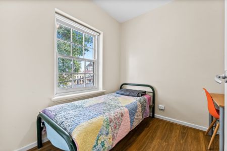 Fully Furnished Gem with Parking — City Living Made Easy - Photo 5