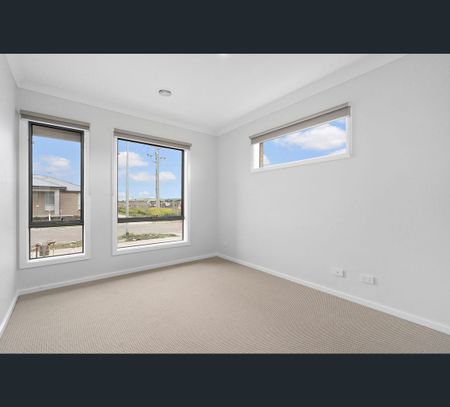 22 Gold Dust Road, Beveridge, Vic 3753 - Photo 2