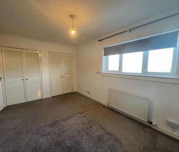 2 bedroom end of terrace house to rent - Photo 3