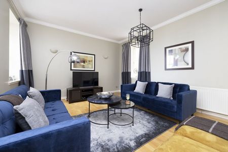 High Street - Photo 4