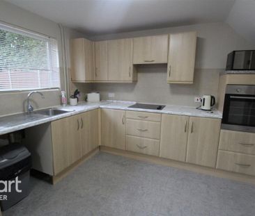 3 bedroom semi-detached house to rent - Photo 5