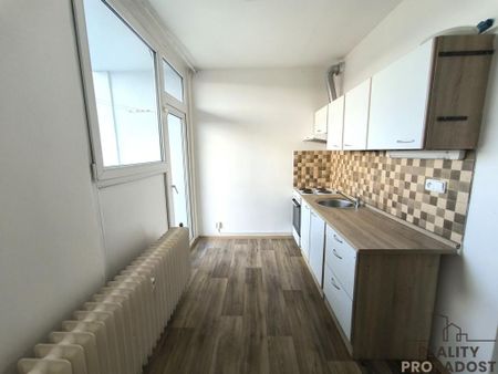 Pronájem bytu 2+1 40 m2 - Fotografie 2