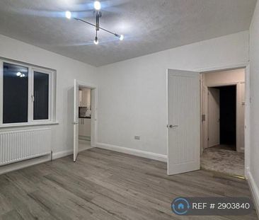3 bedroom flat to rent - Photo 3