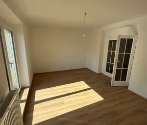 Kernsanierte 3-Zimmer Wohnung im 9. Bezirk mit 2 Terrassen I Erstbezug nach Generalsanierung I 92qm I 3 Zimmer - Photo 1