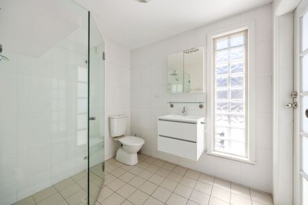 Sun-Filled Terrace with Private Garden Retreat - Photo 4