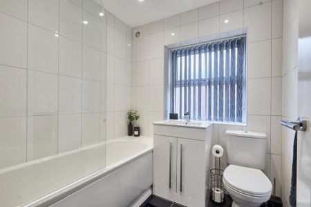 3 bedroom terraced house to rent - Photo 5