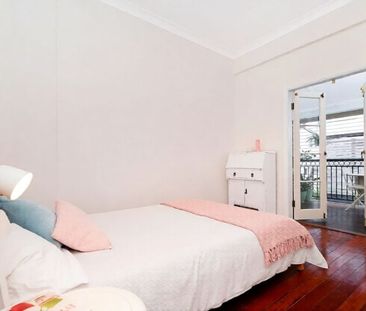 Timeless Character Living in One of New Farm's Finest Streets - Photo 3