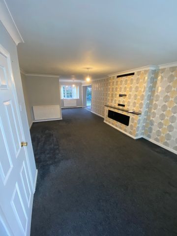 4 Bed Detached House, Whinmoor Court, LS14 - Photo 2
