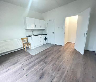 Colney Hatch Lane, London - Photo 6