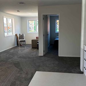 Furnished Immaculate Apartment - Photo 2