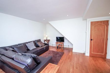 3 bedroom flat to rent - Photo 2