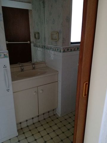 Three-bedroom home in a Great location - Photo 3