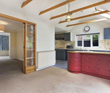 3 bedroom semi-detached house to rent - Photo 6
