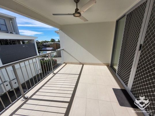 Contemporary Tri-Level Townhouse in Prime Location - Photo 1
