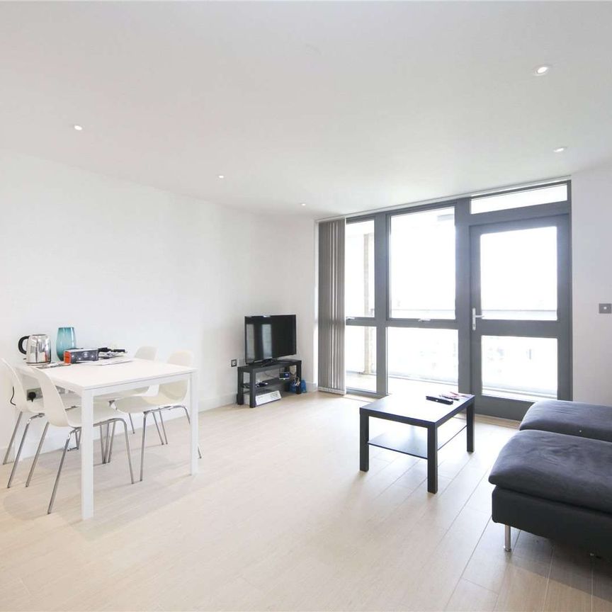 Canalside Square, Islington, London, N1 7FN - Photo 1