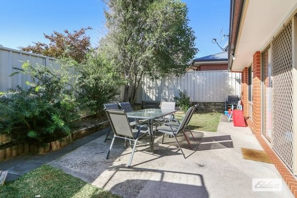 Comfortable 2 Bedroom Home! - Photo 1