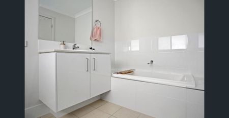 AVAILABLE EARLY JANUARY !! - Photo 5