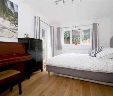 4 bedroom detached house to rent - Photo 5