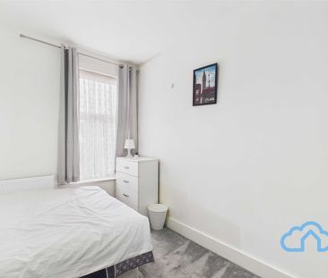 RM4 Hampden Road | Grays | London | RM17 5JP - Photo 3