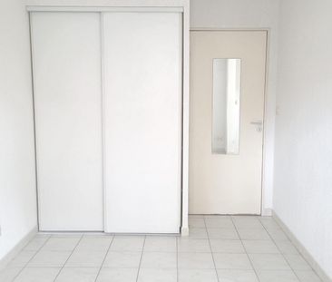 Location Appartement 2 pièces 35m² MARSEILLE 5ème - Photo 3