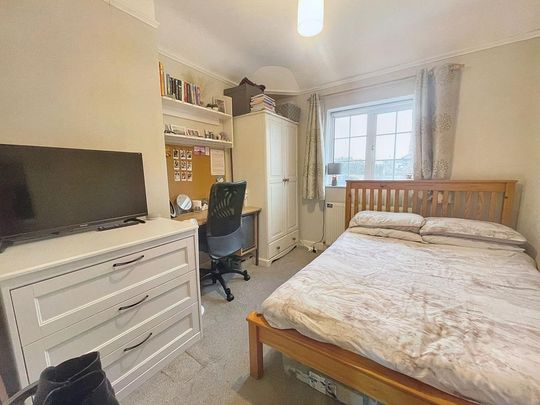 4 bedroom semi-detached house to rent - Photo 1