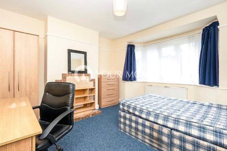 4 bedroom terraced house to rent - Photo 4