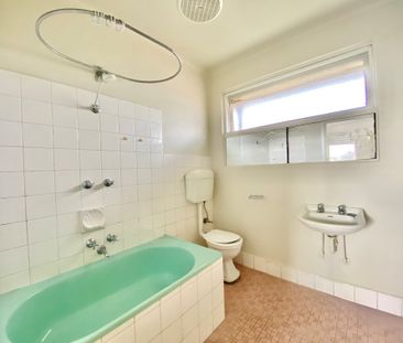 8 / 41 Shepparson Avenue, CARNEGIE - Photo 2