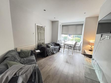 4 bedroom house to rent - Photo 3