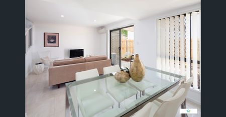 Luxury 3 bed townhouse, convenient to everything $560/wk until 19/1/2026 then $690/wk to 23/1/27 - Photo 3