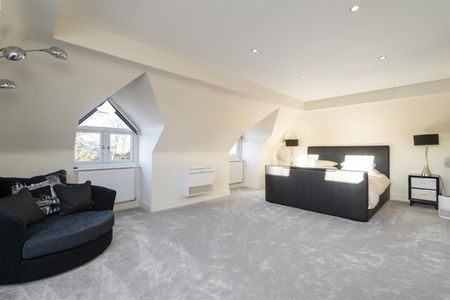 5 bed detached house to rent in Avenue Road, Dorridge, Solihull - Photo 5