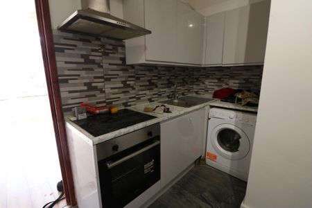 Studio to rent - Photo 3