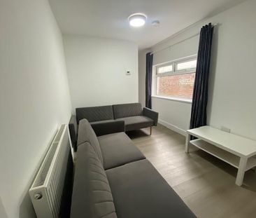 5 bedroom property to rent - Photo 1