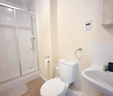 2 bedroom flat to rent - Photo 6