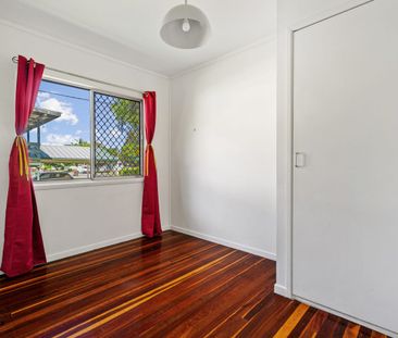 Tidy 2-Bed Unit with Aircon in a Handy Location - Photo 3