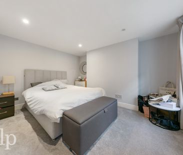 2 Bedroom Apartment, Picton Place, London, Greater London, W1U - Photo 3