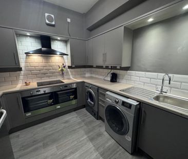 1 bedroom in a flat share to rent - Photo 3